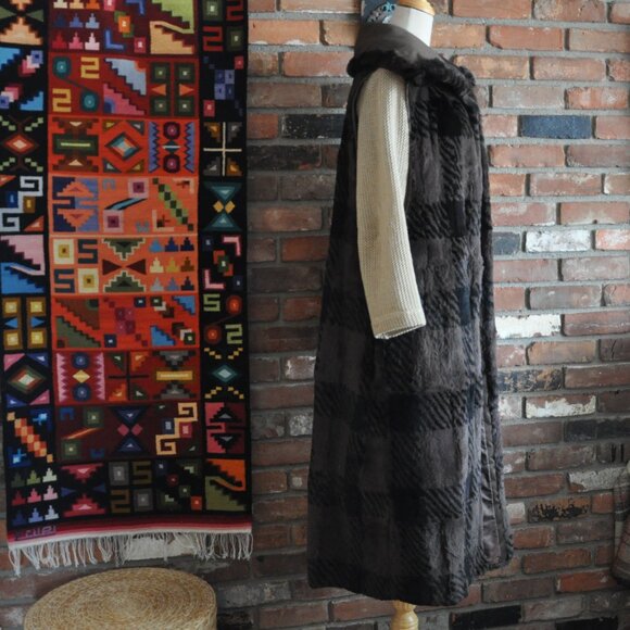 Nutria Fur  Black & Brown Plaid Long Vest, XL Collar Sleeveless Coat Duster S - Picture 5 of 15